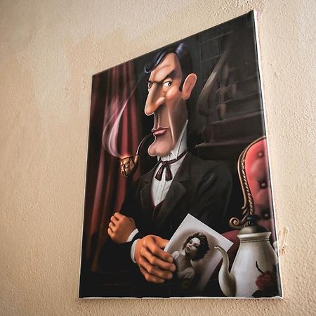 Sherlock Holmes Hostel バクー エクステリア 写真