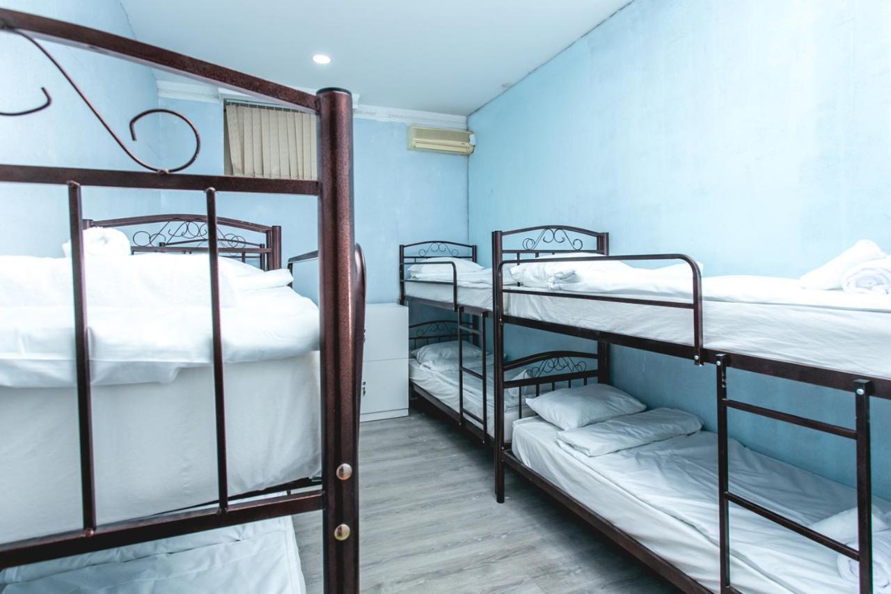 Sherlock Holmes Hostel バクー エクステリア 写真