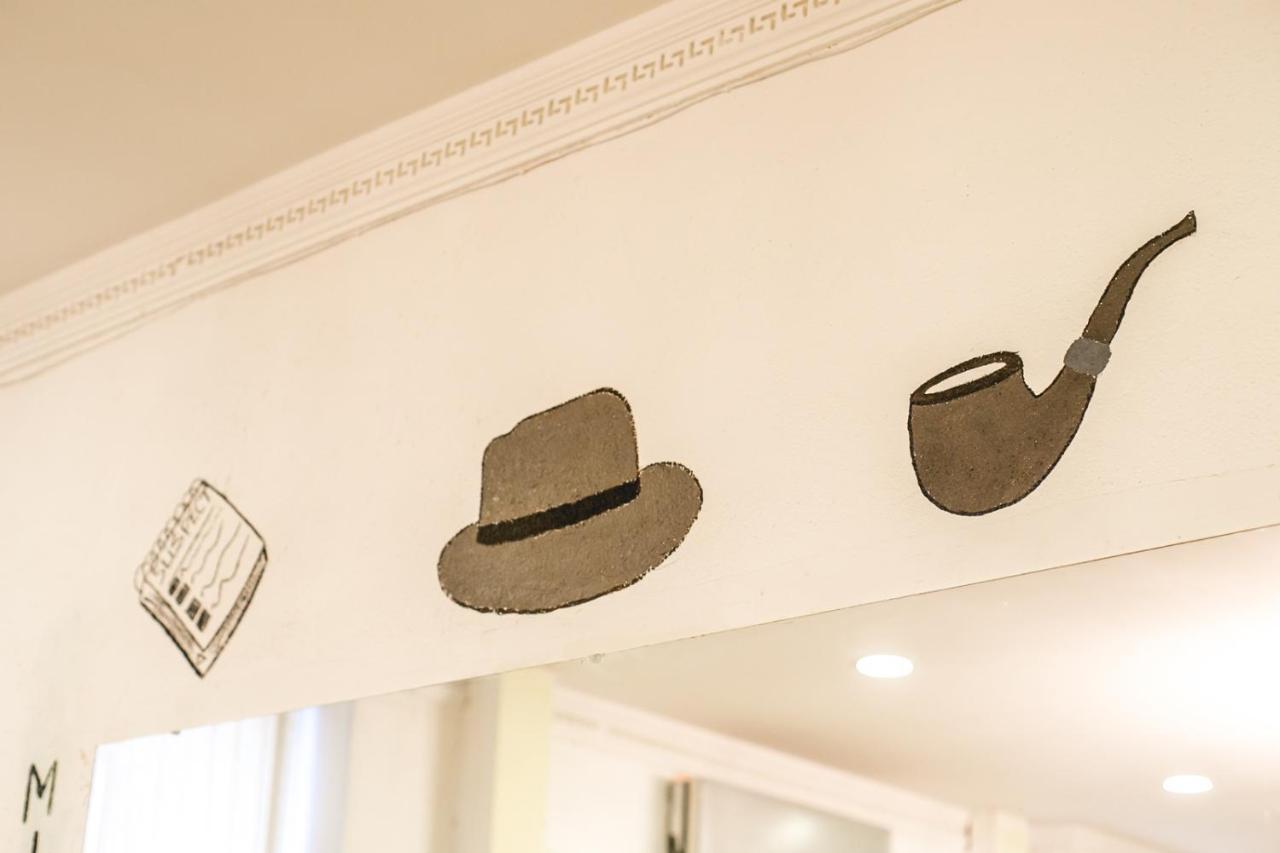 Sherlock Holmes Hostel バクー エクステリア 写真
