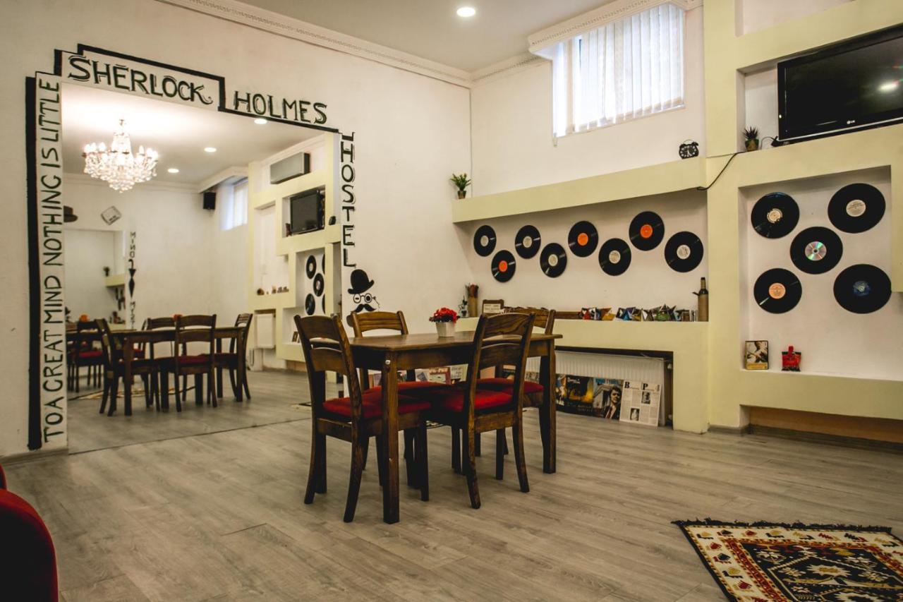Sherlock Holmes Hostel バクー エクステリア 写真