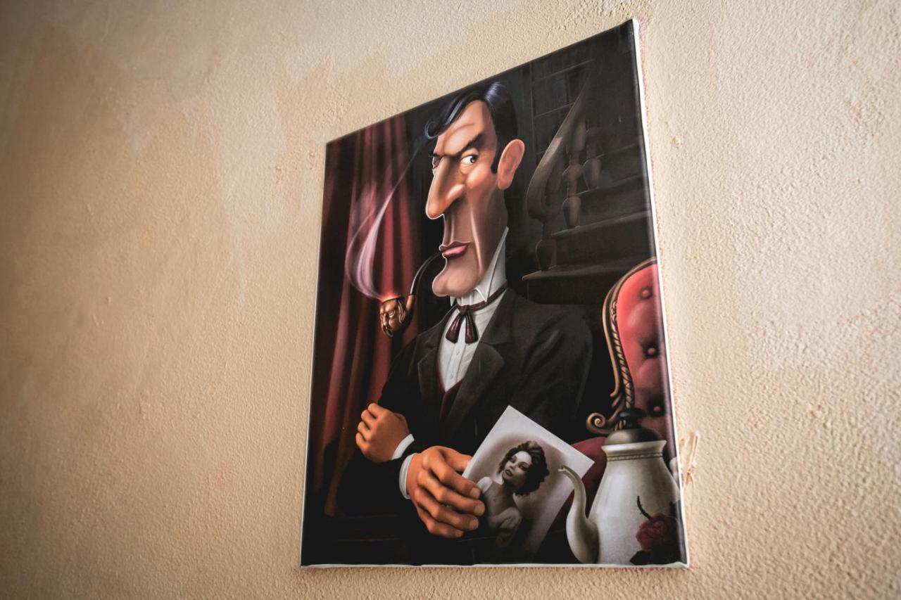 Sherlock Holmes Hostel バクー エクステリア 写真